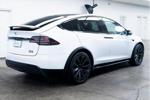 2022 Tesla Model X Plaid Tri Motor All-Wheel Drive