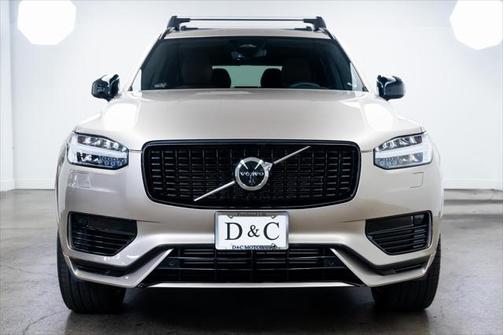 2023 Volvo XC90 Recharge Plug-In Hybrid T8 Plus Dark Theme 7-Seater