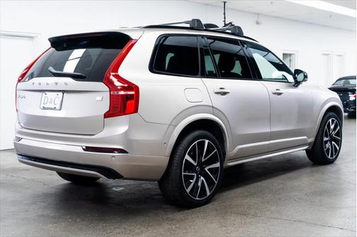 2023 Volvo XC90 Recharge Plug-In Hybrid T8 Plus Dark Theme 7-Seater