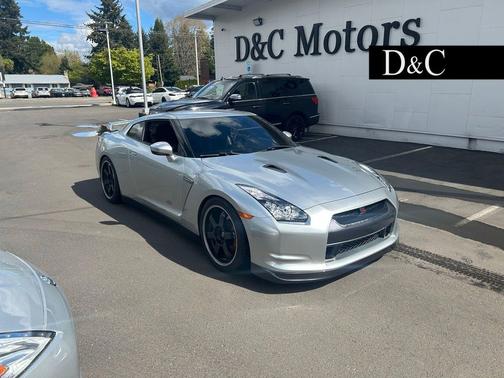 Super Silver 3-Coat Metallic 2009 Nissan GT-R Premium
