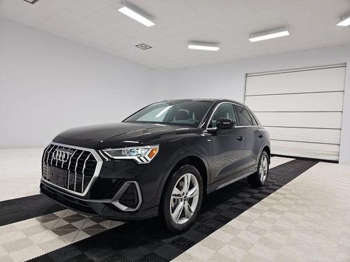 2024 Audi Q3 45 S line Premium Plus