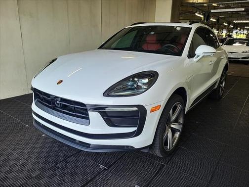 2024 Porsche Macan Base