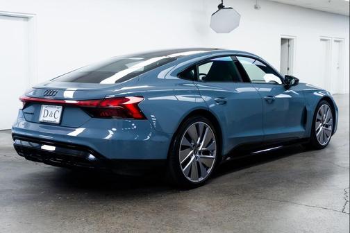 2022 Audi e-tron GT Prestige