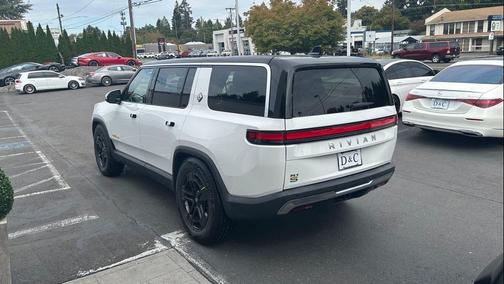 2024 Rivian R1S Adventure