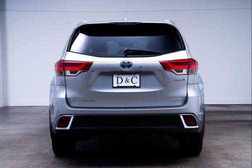 Celestial Silver Metallic 2018 Toyota Highlander Hybrid Limited