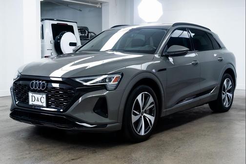 2024 Audi Q8 e-tron Premium