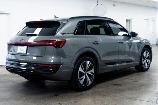 2024 Audi Q8 e-tron Premium