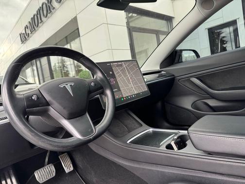 Pearl White Multi-Coat 2018 Tesla Model 3 Long Range