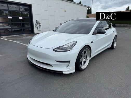 Pearl White Multi-Coat 2018 Tesla Model 3 Long Range