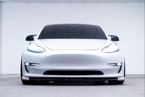Pearl White Multi-Coat 2018 Tesla Model 3 Long Range