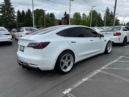 Pearl White Multi-Coat 2018 Tesla Model 3 Long Range