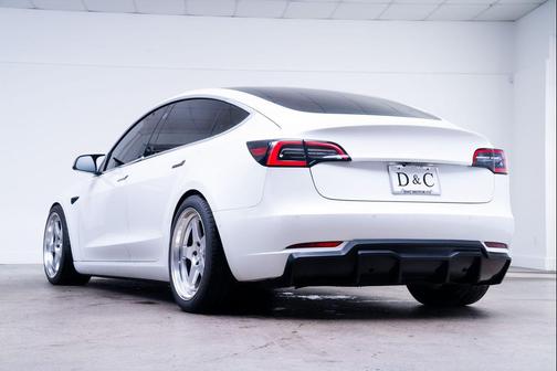 Pearl White Multi-Coat 2018 Tesla Model 3 Long Range