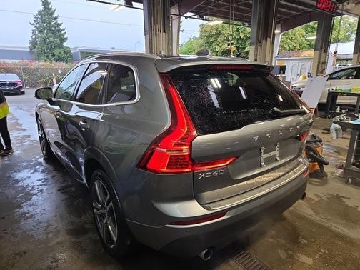 2021 Volvo XC60 T6 Momentum