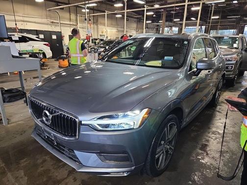 2021 Volvo XC60 T6 Momentum