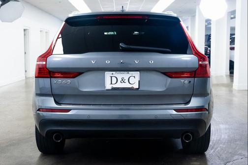 2021 Volvo XC60 T6 Momentum
