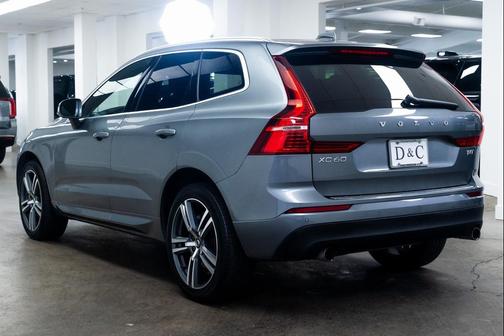 2021 Volvo XC60 T6 Momentum