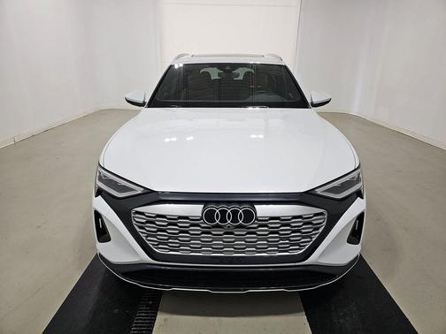 2024 Audi Q8 e-tron Premium