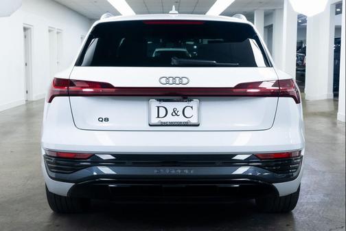 2024 Audi Q8 e-tron Premium