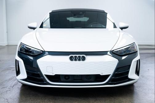 2024 Audi e-tron GT Premium Plus quattro