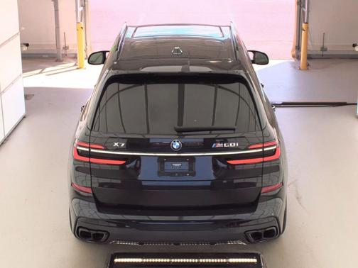 2023 BMW X7 M60i