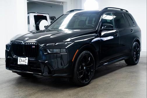 2023 BMW X7 M60i