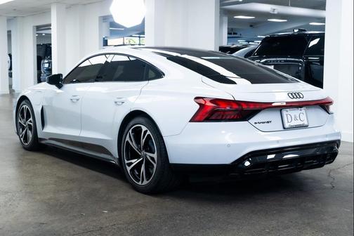 2023 Audi e-tron GT Premium Plus quattro
