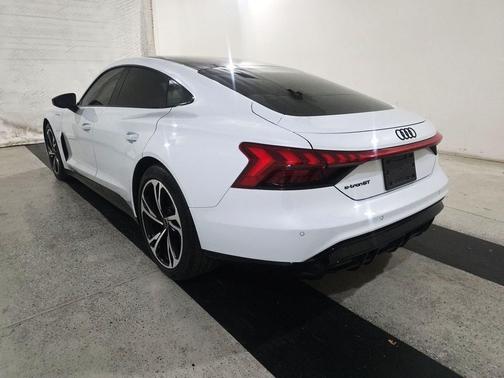 2023 Audi e-tron GT Premium Plus quattro