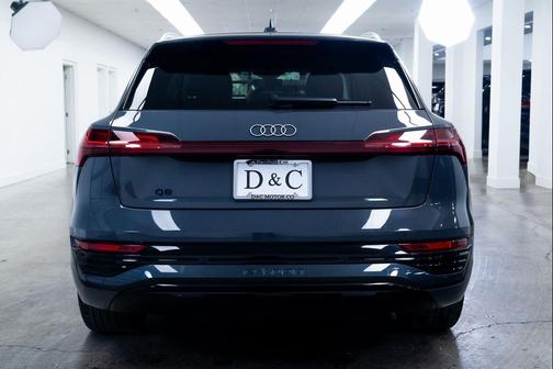 2024 Audi Q8 e-tron Premium