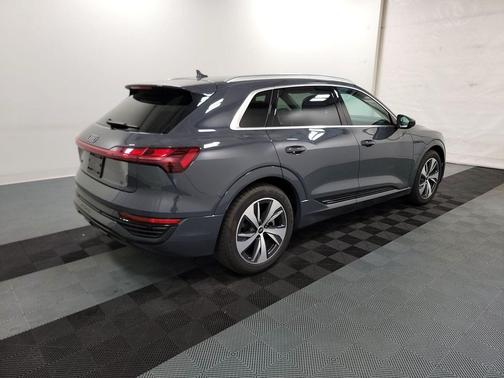 2024 Audi Q8 e-tron Premium