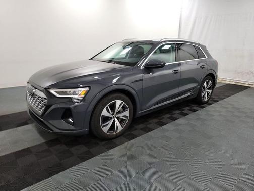 2024 Audi Q8 e-tron Premium
