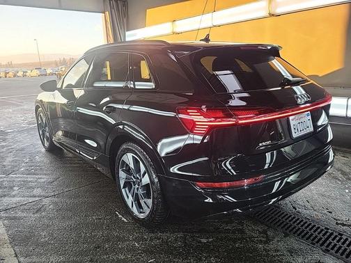 2021 Audi e-tron Premium