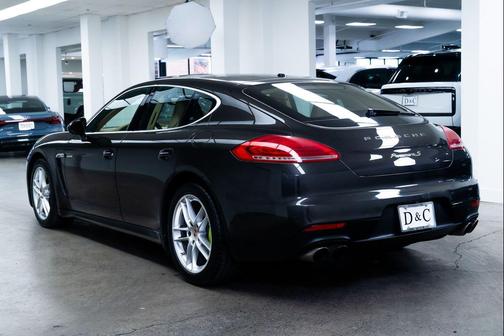 2014 Porsche Panamera 4