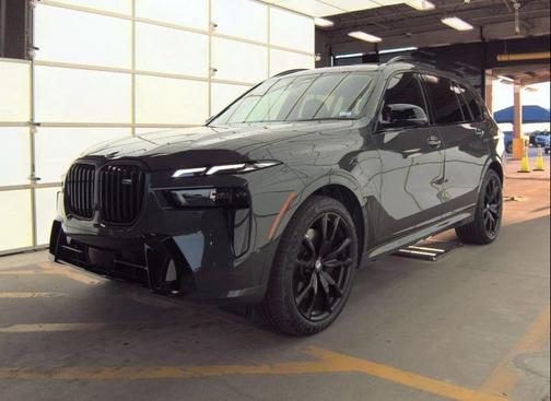 2025 BMW X7 M60i