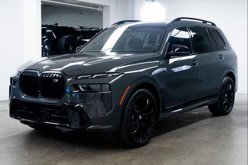 2025 BMW X7 M60i