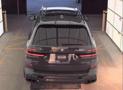 2025 BMW X7 M60i
