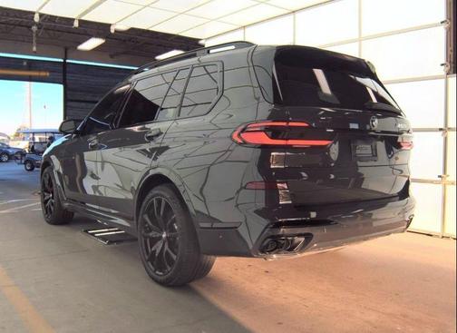 2025 BMW X7 M60i