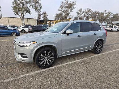 Vapour Grey Metallic 2025 Volvo XC90 B5 Core