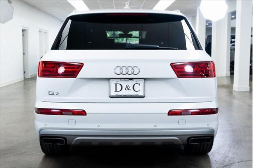 2019 Audi Q7 55 Premium Plus