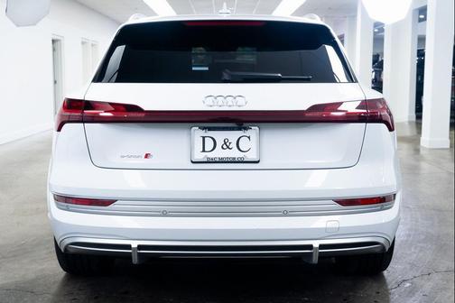 2023 Audi e-tron S Premium Plus quattro