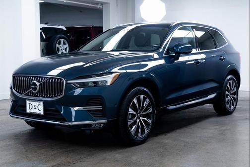 2023 Volvo XC60 B5 Plus Bright Theme