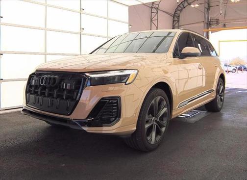 2025 Audi Q7 55 Premium Plus