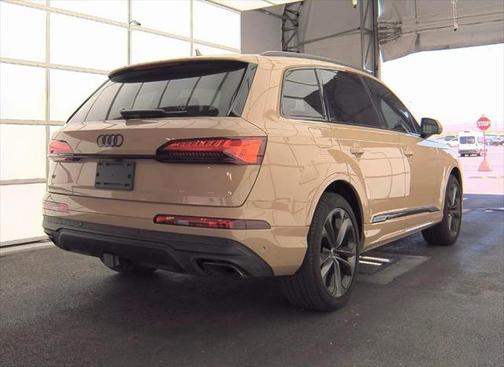 2025 Audi Q7 55 Premium Plus