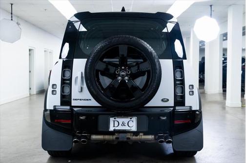 2023 Land Rover Defender V8