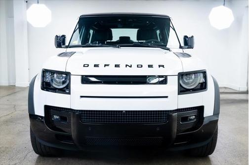 2023 Land Rover Defender V8