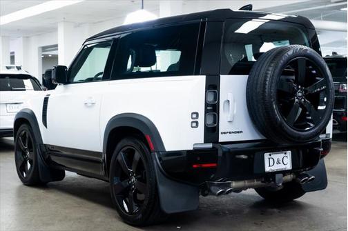 2023 Land Rover Defender V8