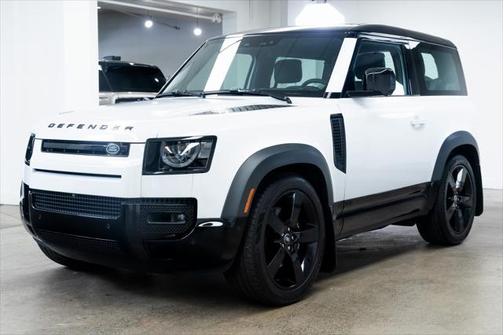 2023 Land Rover Defender V8