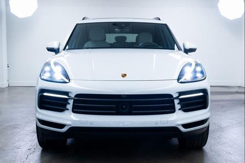 2023 Porsche Cayenne Platinum Edition