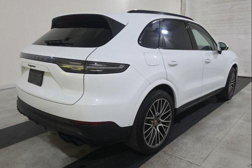 2023 Porsche Cayenne Platinum Edition