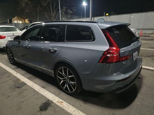 2024 Volvo V60 Recharge Plug-In Hybrid Polestar