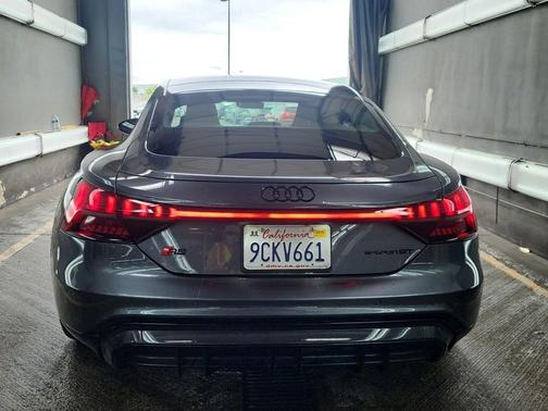 2022 Audi RS e-tron GT quattro